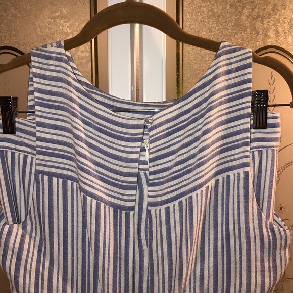 Two piece set.medium skirt small top. Never worn - Picture 3 of 7